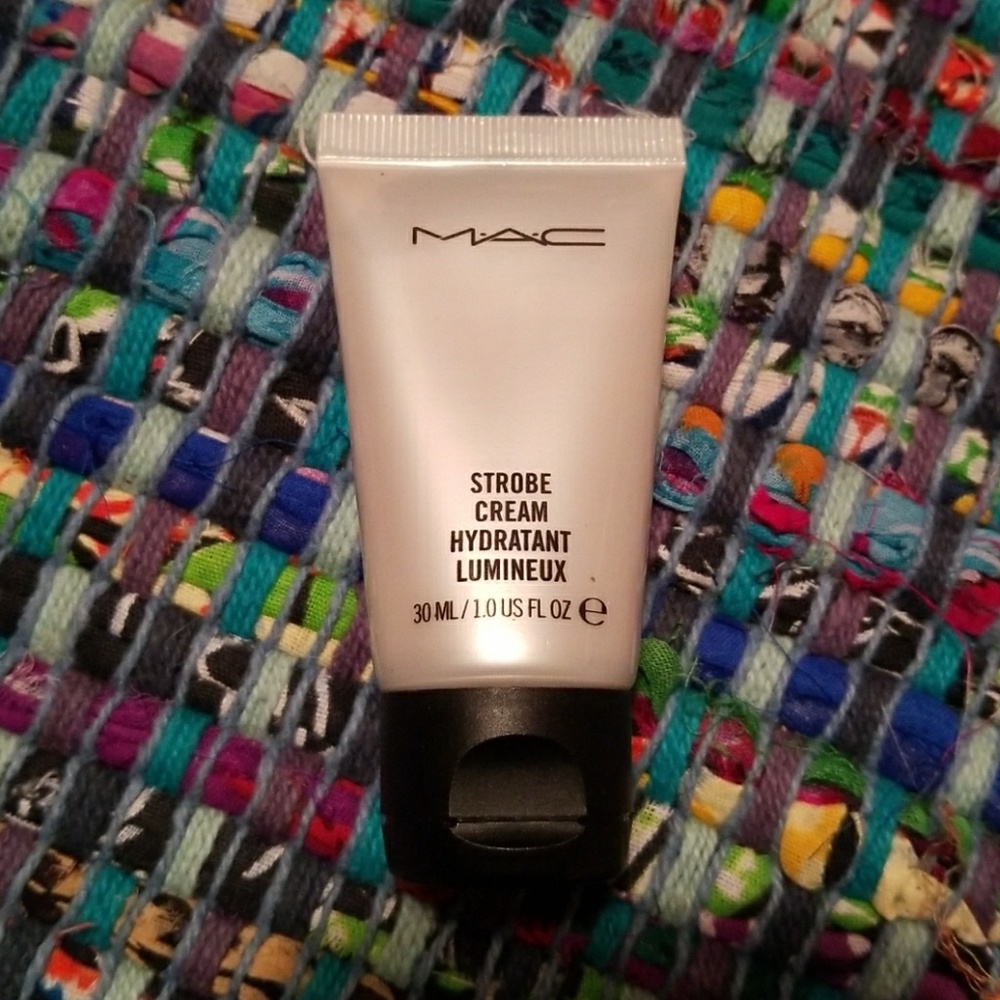 MAC strobe cream
